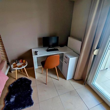 Cozy Apt! Friends & Family - Private Paid Parking Thessaloniki Buitenkant foto